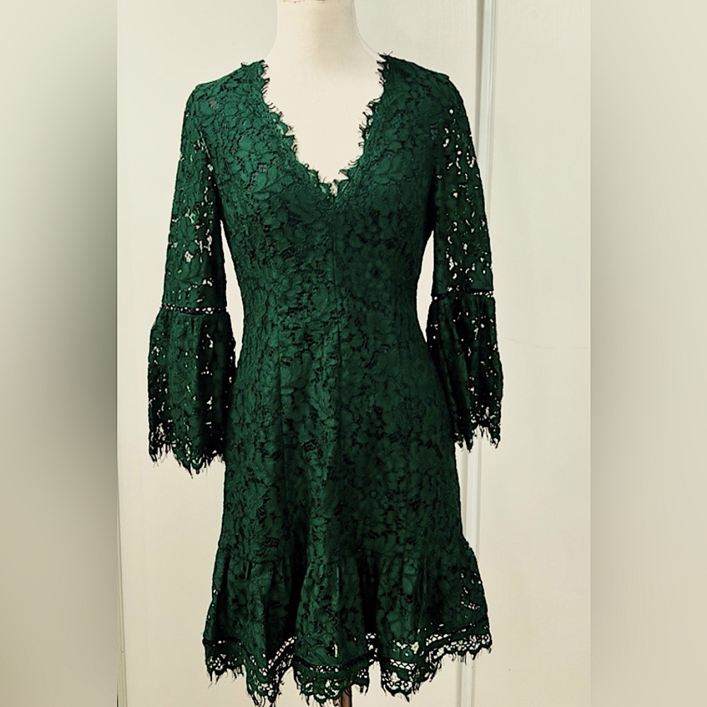 Eliza J cocktail dress. Size 8P. Worn once beautiful on! Hunter green SF home